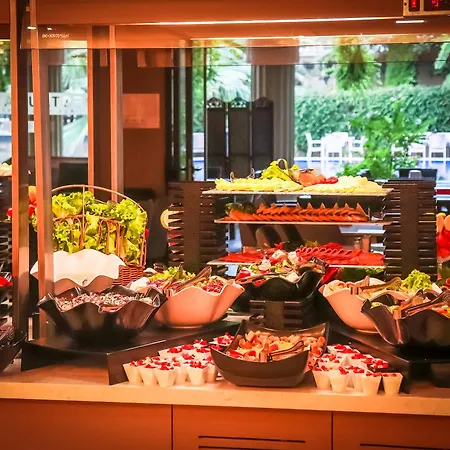 Argisht Partez & Bar Rebls 4* غولدن ساندز