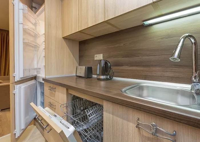 Argisht Partez & Bar Rebls Golden Sands