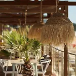 Argisht Partez & Bar Rebls מלון גולדן סנדס